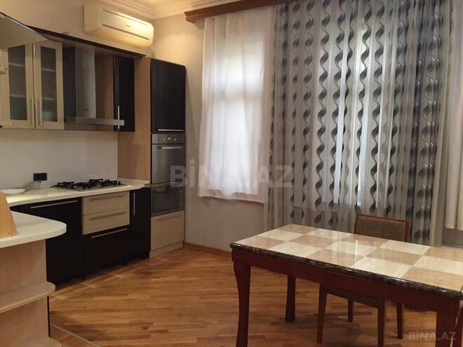 5 otaqlı həyət evi/bağ evi - Bakıxanov q. - 220 m² (10)