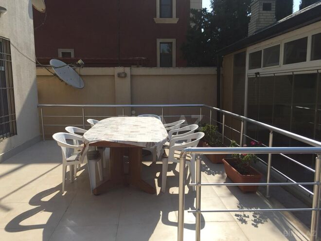 4 otaqlı həyət evi/bağ evi - Buzovna q. - 250 m² (12)