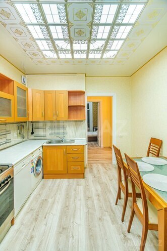 Сдаётся 3-комн. вторичка 120 м², м. Сахил, photo 26 from 32