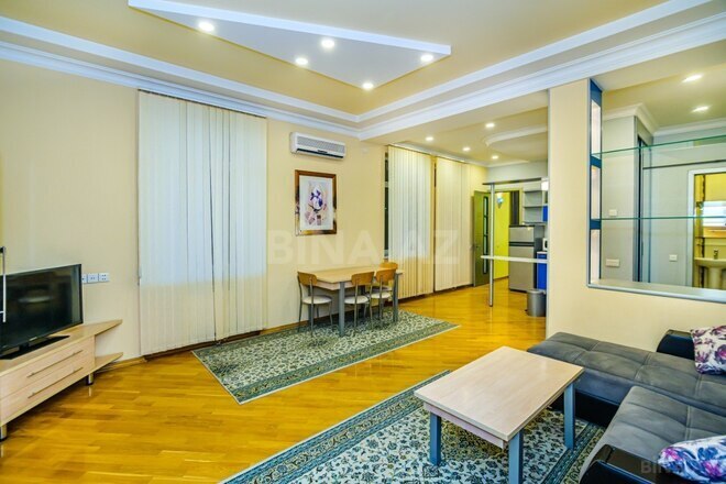 İcarəyə verilir 2 otaqlı köhnə tikili 70 m², Sahil m., photo 21 from 32