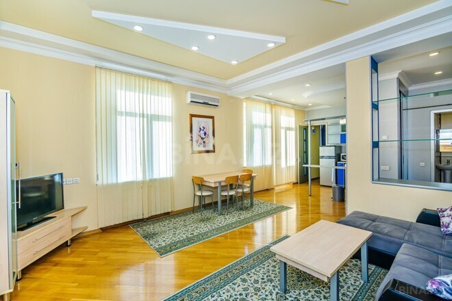 İcarəyə verilir 2 otaqlı köhnə tikili 70 m², Sahil m., photo 27 from 32