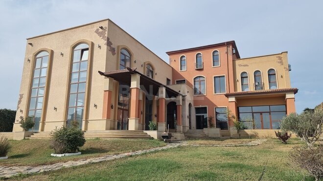 15 otaqlı həyət evi/bağ evi - Badamdar q. - 2000 m² (1)