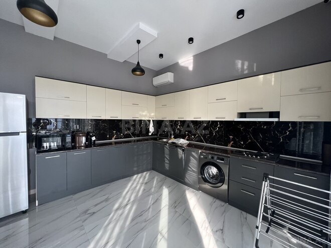 4 otaqlı həyət evi/bağ evi - Mərdəkan q. - 200 m² (18)
