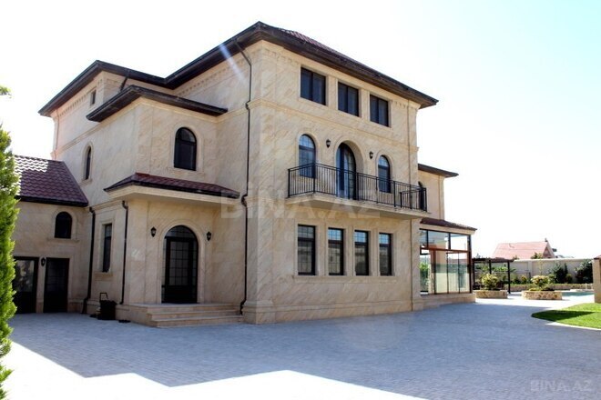 6 otaqlı həyət evi/bağ evi - Şüvəlan q. - 330 m² (1)