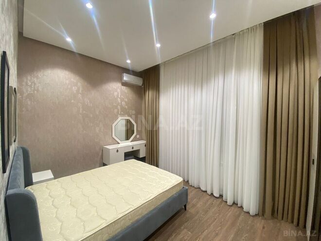 4 otaqlı həyət evi/bağ evi - Şüvəlan q. - 250 m² (18)