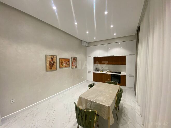 4 otaqlı həyət evi/bağ evi - Şüvəlan q. - 250 m² (16)