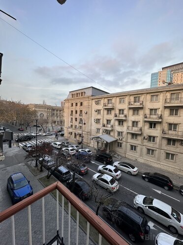 İcarəyə verilir 2 otaqlı köhnə tikili 80 m², 28 May m., photo 8 from 24