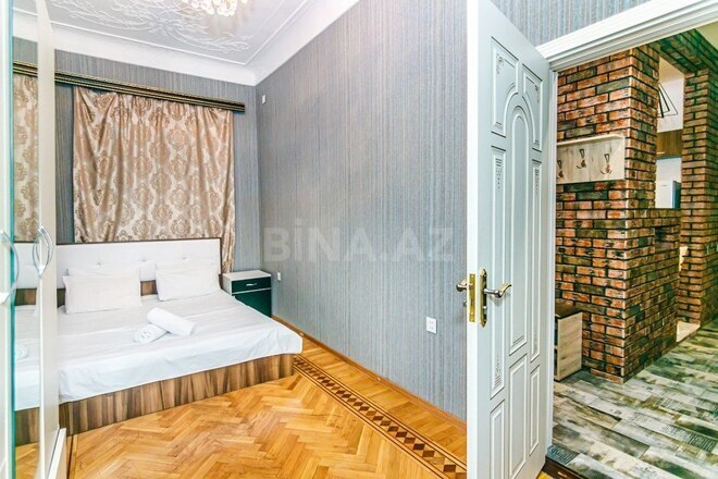 4-комн. вторичка - м. Сахил - 130 м² (17)