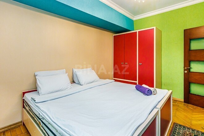 Сдаётся 3-комн. вторичка 135 м², м. Сахил, photo 11 from 32