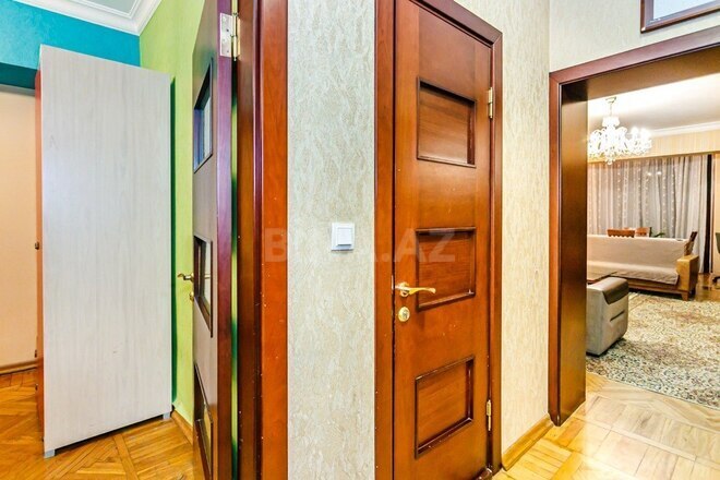 Сдаётся 3-комн. вторичка 135 м², м. Сахил, photo 13 from 32