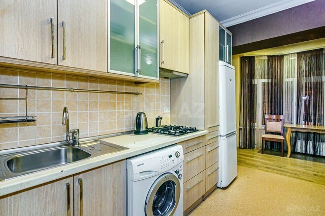 Сдаётся 3-комн. вторичка 135 м², м. Сахил, photo 14 from 32