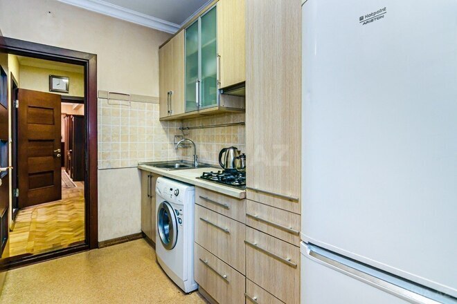 Сдаётся 3-комн. вторичка 135 м², м. Сахил, photo 20 from 32