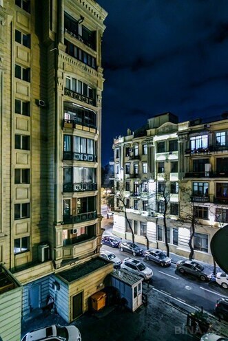 Сдаётся 3-комн. вторичка 135 м², м. Сахил, photo 26 from 32