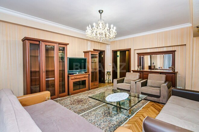 Сдаётся 3-комн. вторичка 135 м², м. Сахил, photo 9 from 32