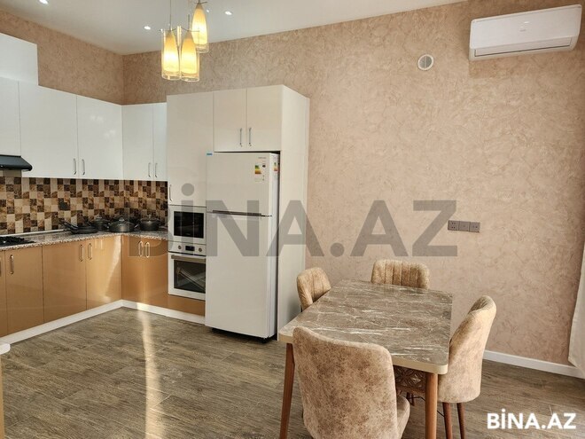 6 otaqlı həyət evi/bağ evi - Mərdəkan q. - 240 m² (10)