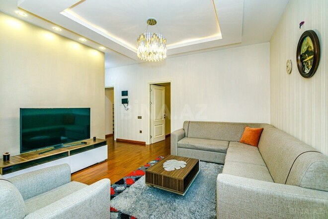 İcarəyə verilir 3 otaqlı köhnə tikili 120 m², Sahil m., photo 1 from 32