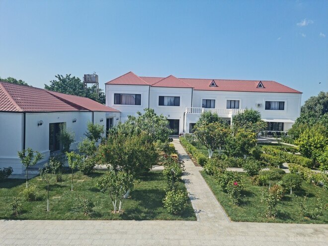 7 otaqlı həyət evi/bağ evi - Novxanı q. - 570 m² (1)