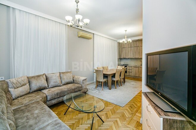 İcarəyə verilir 3 otaqlı köhnə tikili 115 m², Sahil m., photo 1 from 32