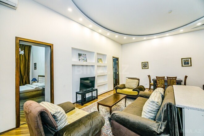 Сдаётся 3-комн. вторичка 117 м², м. Сахил, photo 1 from 31