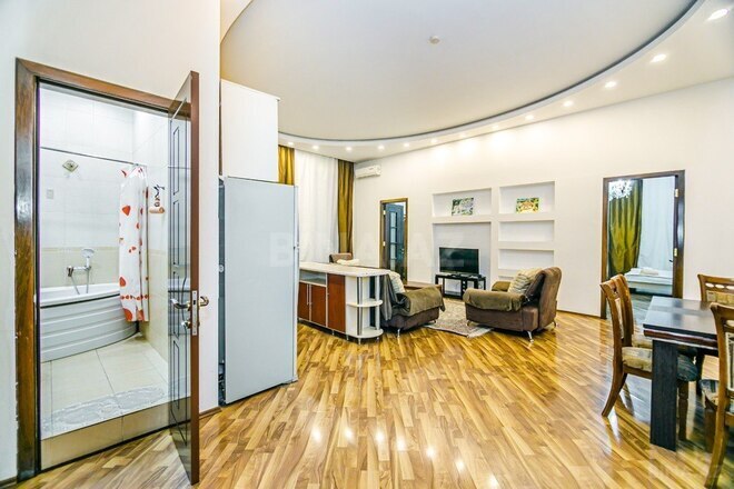 Сдаётся 3-комн. вторичка 117 м², м. Сахил, photo 4 from 31