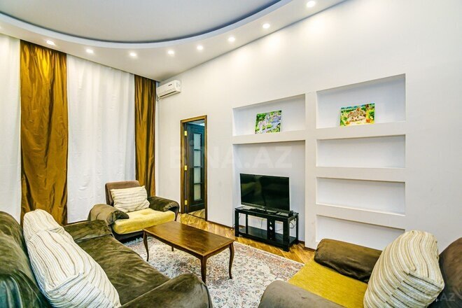 Сдаётся 3-комн. вторичка 117 м², м. Сахил, photo 8 from 31
