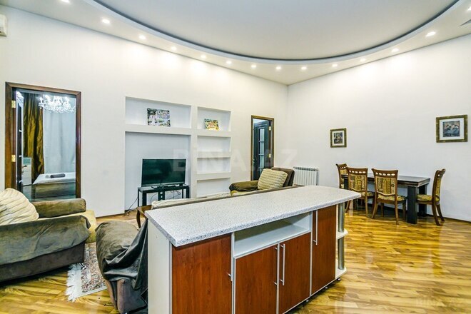 Сдаётся 3-комн. вторичка 117 м², м. Сахил, photo 6 from 31