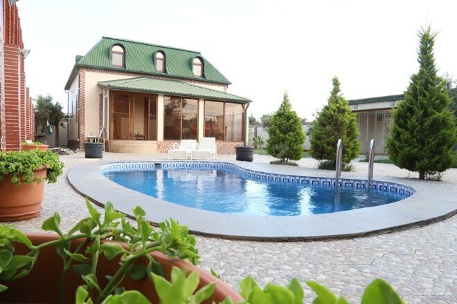 5 otaqlı həyət evi/bağ evi - Şüvəlan q. - 200 m² (1)