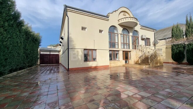 10 otaqlı həyət evi/bağ evi - Bülbülə q. - 408 m² (1)