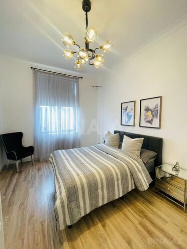 4 otaqlı həyət evi/bağ evi - Şüvəlan q. - 220 m² (25)