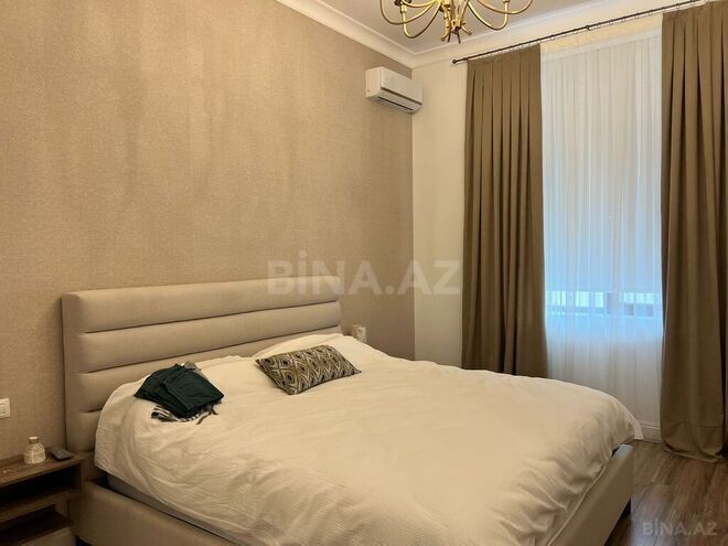 4 otaqlı həyət evi/bağ evi - Şüvəlan q. - 220 m² (28)