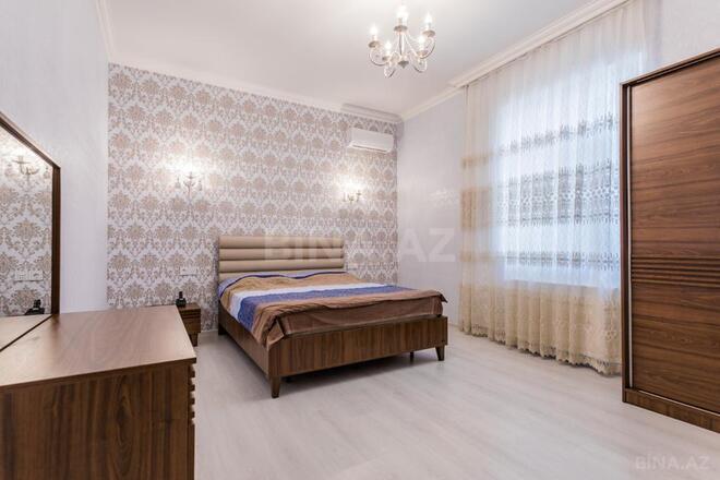 4 otaqlı həyət evi/bağ evi - Şüvəlan q. - 240 m² (24)