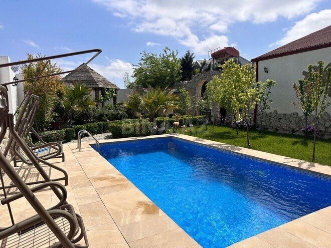 4 otaqlı həyət evi/bağ evi - Mərdəkan q. - 240 m² (1)