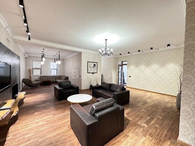 4 otaqlı həyət evi/bağ evi - Şüvəlan q. - 250 m² (21)