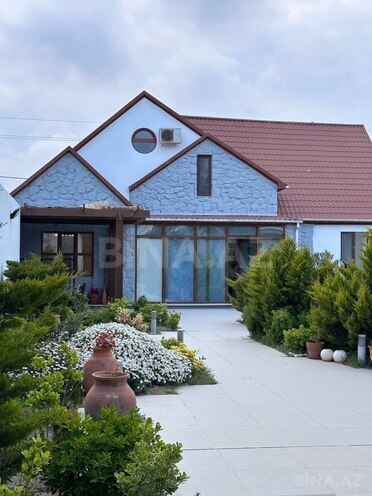 4 otaqlı həyət evi/bağ evi - Şüvəlan q. - 250 m² (1)