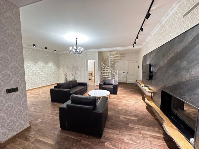 4 otaqlı həyət evi/bağ evi - Şüvəlan q. - 250 m² (22)