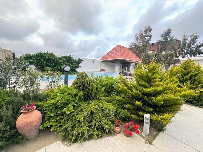4 otaqlı həyət evi/bağ evi - Şüvəlan q. - 250 m² (9)