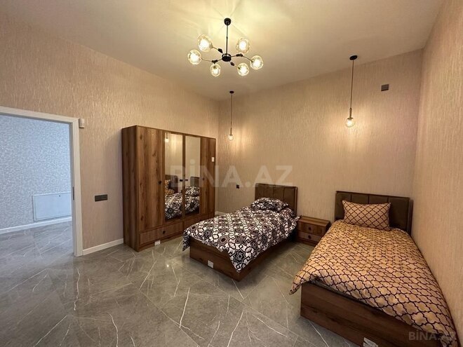 4 otaqlı həyət evi/bağ evi - Şüvəlan q. - 240 m² (11)