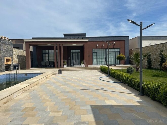 4 otaqlı həyət evi/bağ evi - Şüvəlan q. - 240 m² (1)