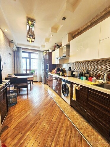 3-комн. новостройка - м. 28 мая - 168 м² (7)