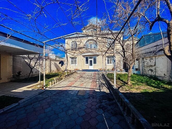 8 otaqlı həyət evi/bağ evi - Bakıxanov q. - 298 m² (1)