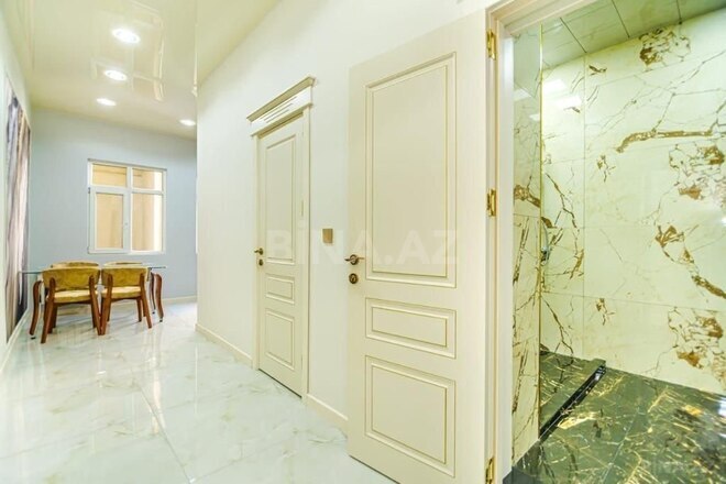 Satılır 5 otaqlı köhnə tikili 180 m², Sahil m., photo 15 from 32