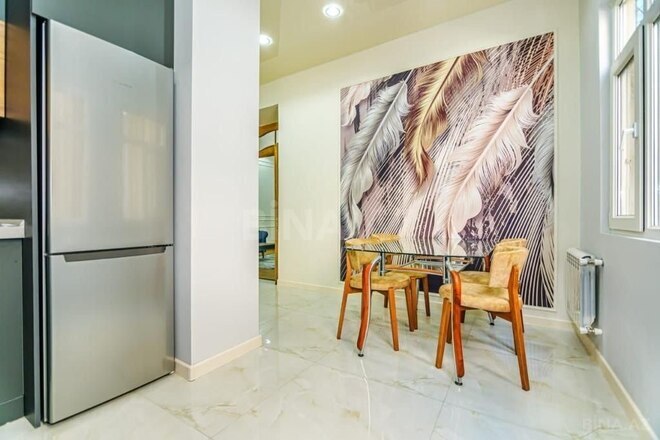 Satılır 5 otaqlı köhnə tikili 180 m², Sahil m., photo 16 from 32