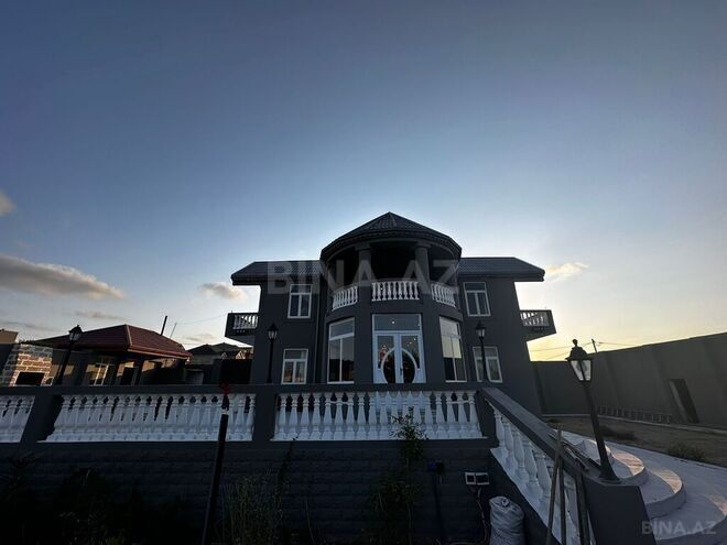 4 otaqlı həyət evi/bağ evi - Şüvəlan q. - 320 m² (1)