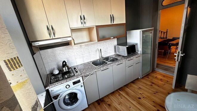 4 otaqlı həyət evi/bağ evi - Şüvəlan q. - 320 m² (10)