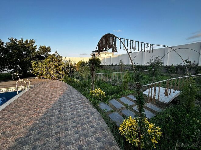 4 otaqlı həyət evi/bağ evi - Şüvəlan q. - 320 m² (21)