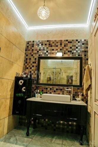 5 otaqlı həyət evi/bağ evi - Novxanı q. - 260 m² (16)