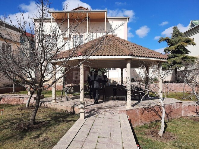 6 otaqlı həyət evi/bağ evi - Bakıxanov q. - 250 m² (1)