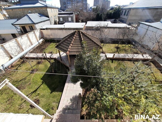 6 otaqlı həyət evi/bağ evi - Bakıxanov q. - 250 m² (7)