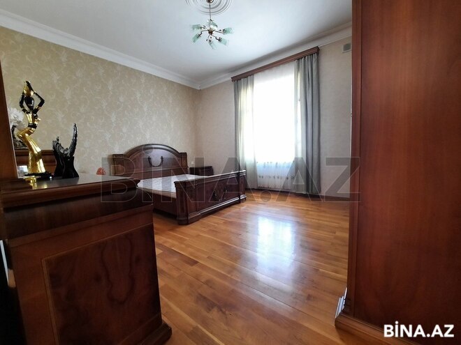 6 otaqlı həyət evi/bağ evi - Bakıxanov q. - 250 m² (16)
