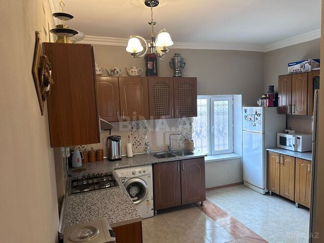 5 otaqlı həyət evi/bağ evi - Novxanı q. - 200 m² (7)